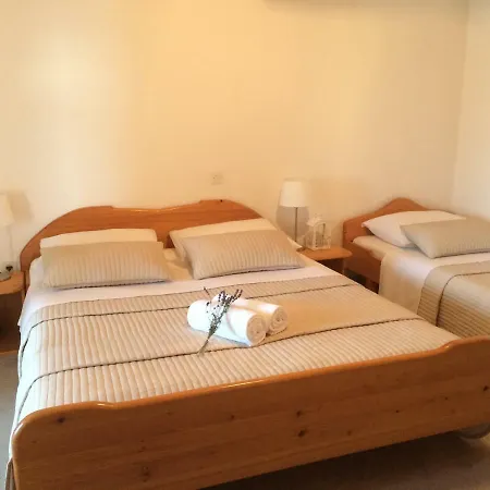 Pensión Jusup 3*