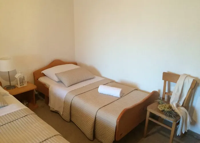 Гостевой дом Jusup Стариград-Пакленица